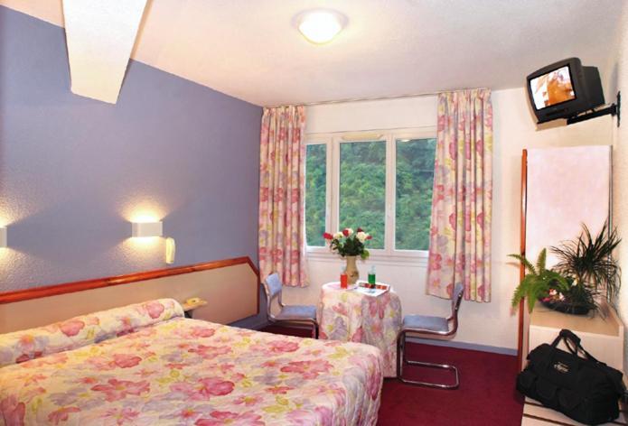 Hôtel Saint Contard Lourdes Quarto foto